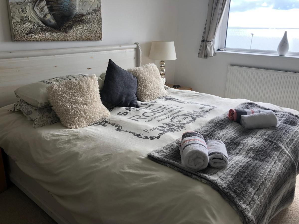 Stunning Beach Front House - Sleeps 6 Пулхели Экстерьер фото